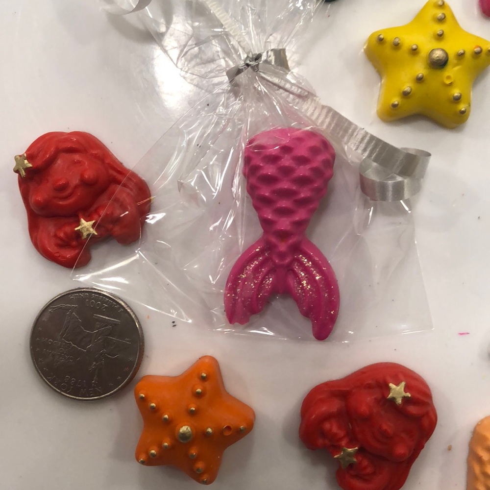 CRAYOLA MERMAID 🧜♀️ THEMED CRAYONS - Picture 1 of 6